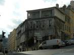  immeuble pittoresque, bas de la montée de Notre-Dame